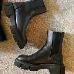 Zara chunky boot
